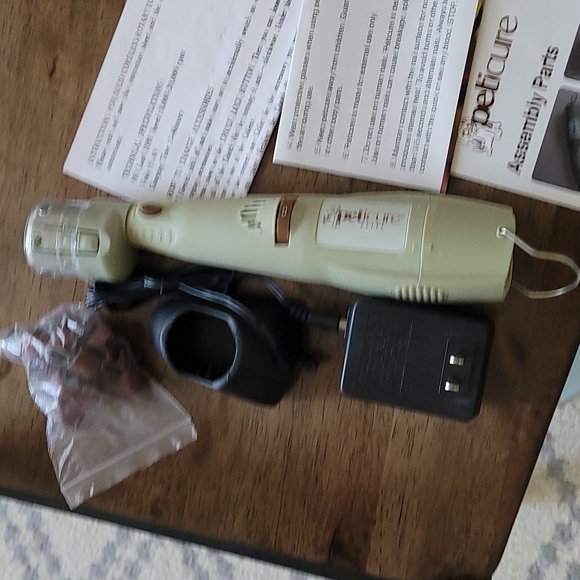 NIB Peticure pet nail grooming kit. Never used. - Picture 9 of 12